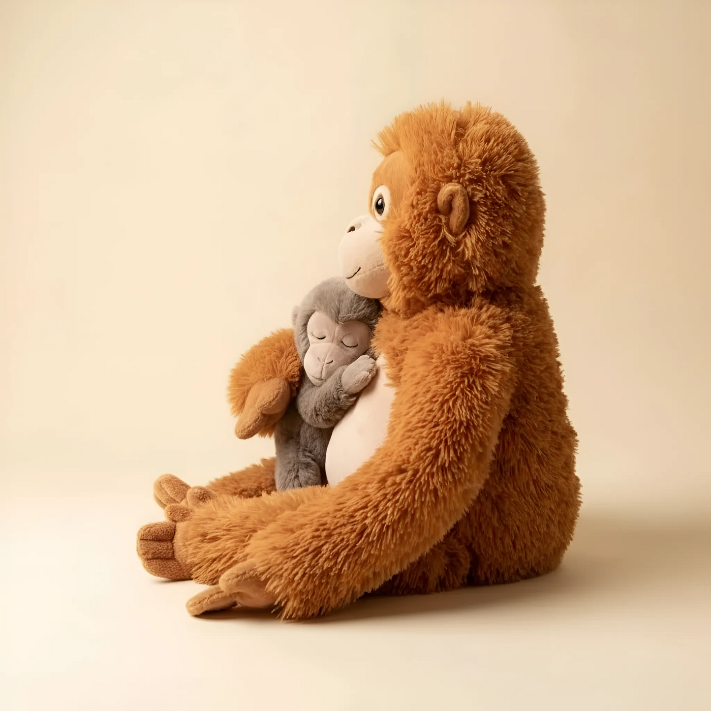 🧡 הקוף ששיגע את העולם – עכשיו אצלכם בבית